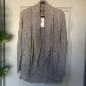 Barefoot dreams cardigan, size M, beige color, never worn.